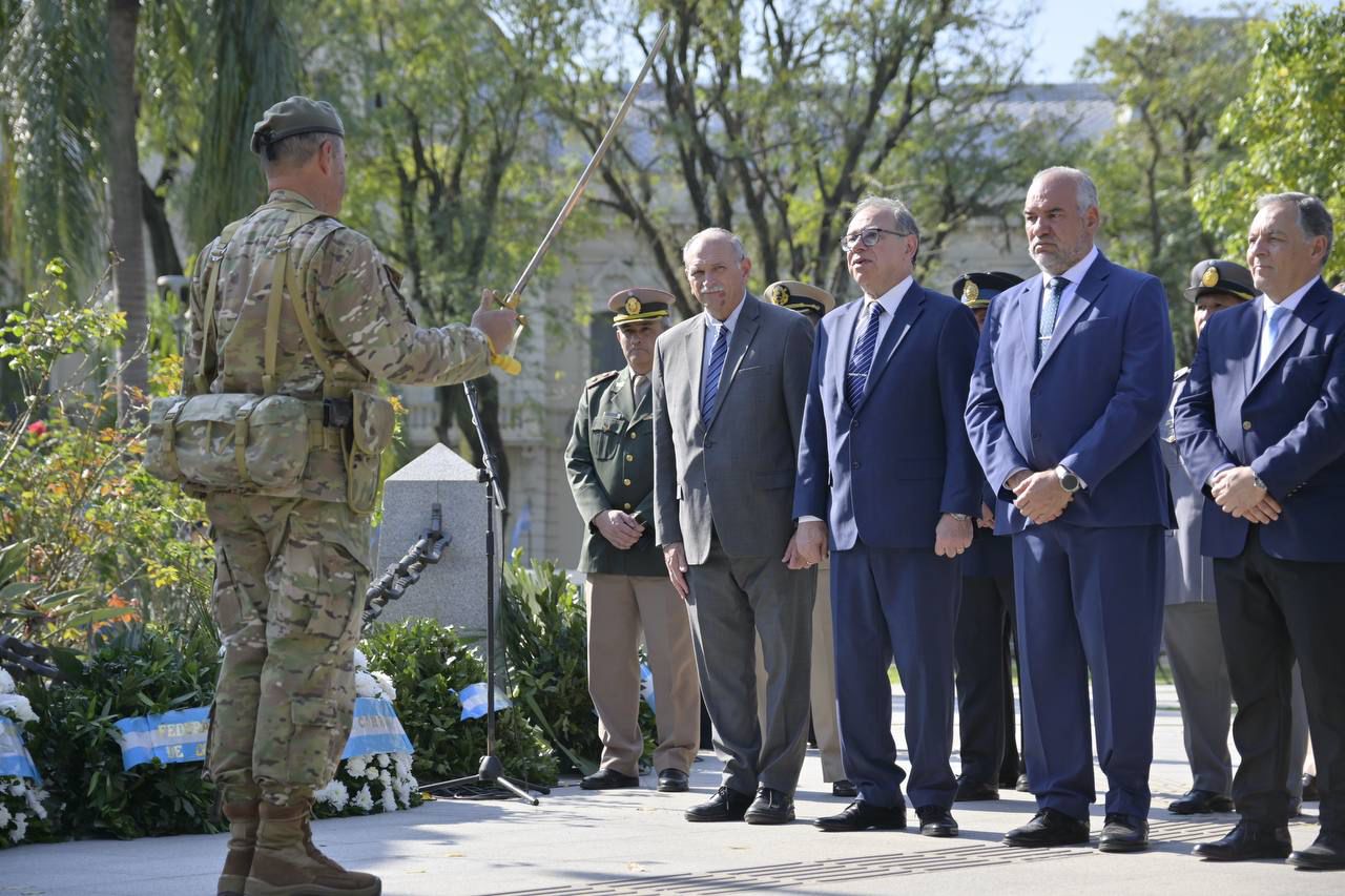 17 DE AGOSTO: EL INTENDENTE TASSANO RINDIÓ HOMENAJE AL GENERAL SAN MARTÍN